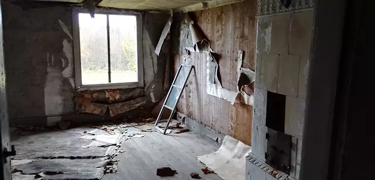 Why Selling a Distressed House Through Traditional Methods Fails in Bridgeport